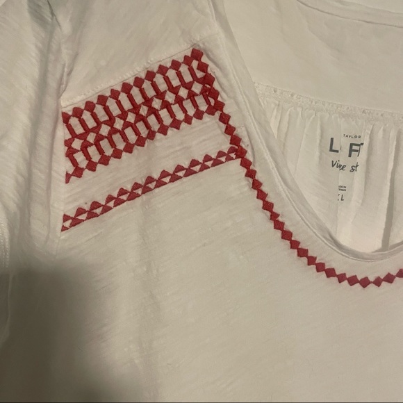 Loft Vintage Soft White T-shirt with Red Embroidery on shoulder and neckline XL - Picture 2 of 11